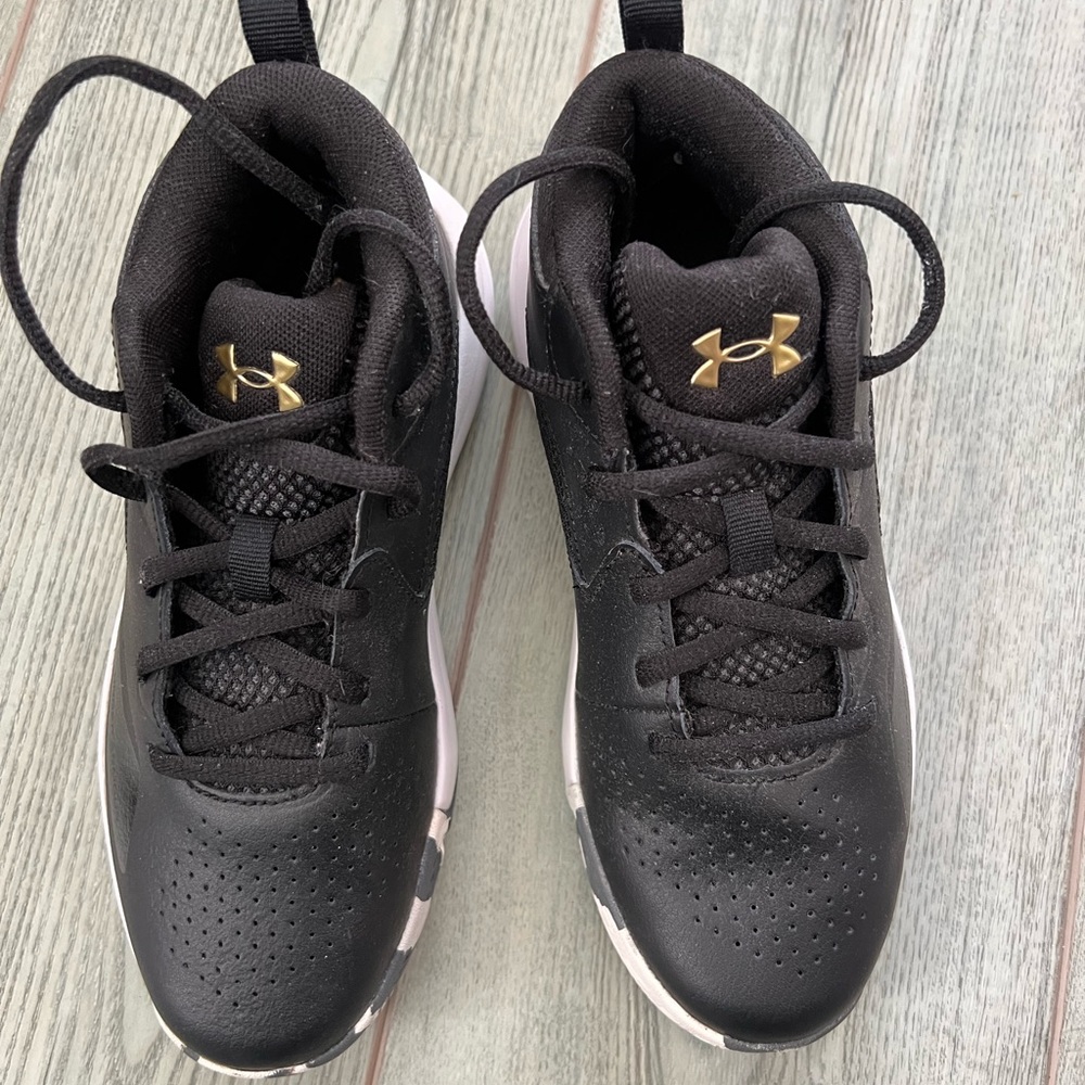 Girls youth size 3 under armour basketball shoes